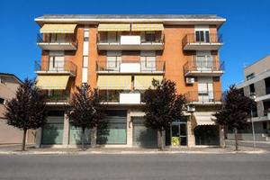 4 LOCALI A GIULIANOVA