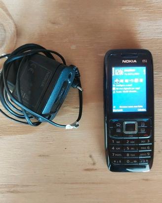 Nokia E51 con Caricabatteria