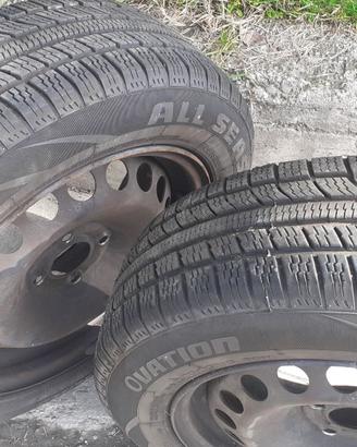 Due gomme 4stagioni 185/65/R15 88H BOLOGNA