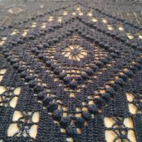 Tovaglia lavorata a mano su rasatello p