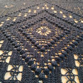 Tovaglia lavorata a mano su rasatello p