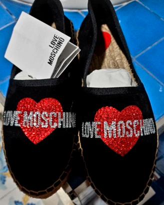 San Valentino Moschino Love 38 scarpe cuore brilla