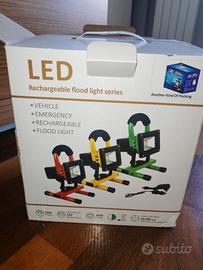 Faretto LED 20W Ricaricabile - Nuovo con Accessori