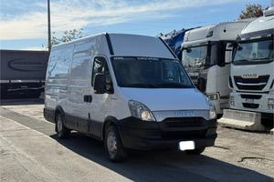 Daily 35s15 e5 furgone p 3300 medio tetto alt 2012