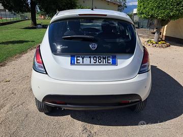Lancia Y metano