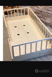 Letto Montessoriano con Sponde in Legno di Abete

