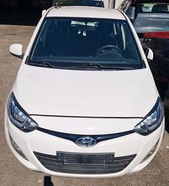 Hyundai i20 diesel 2011 per ricambi (2a)