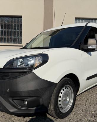 FIAT Doblo 3 POSTI Doblò 1.3 MJT 95 CV PC-TN Car