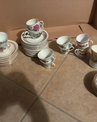 12 tazzine miste con tanti piattini