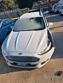 ford mondeo incidentata 