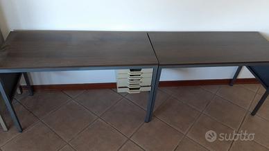 2 Tavolini / Scrivanie in legno - con cassetti