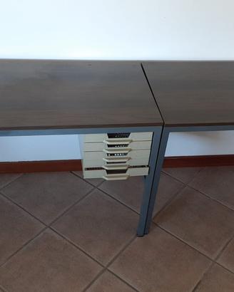 2 Tavolini / Scrivanie in legno - con cassetti