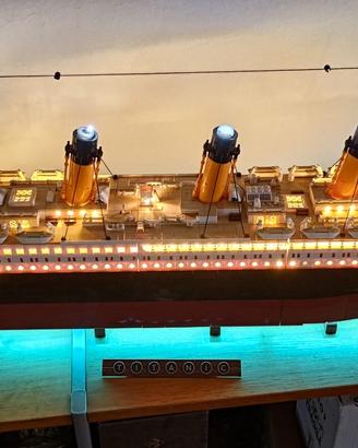 LEGO TITANIC 10294