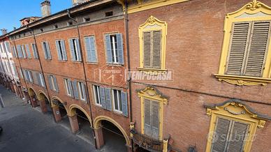 Luminoso appartamento da ristrutturare con balcone