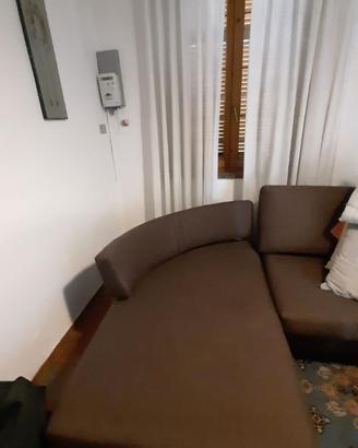 Divano in tessuto con penisola