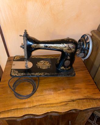 Macchina da cucire SINGER incluso mobiletto