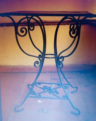 tavolo in ferro battuto 