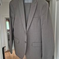 Vestito completo grigio chiaro