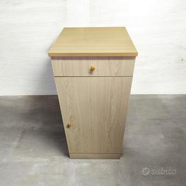 Mobiletto legno chiaro con cassetto e anta