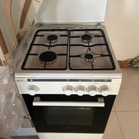 Cucina e frigo perfetto  stato