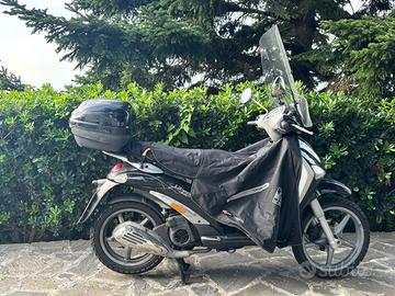 Liberty 125 (2008) 24888km gomme nuove + accessori