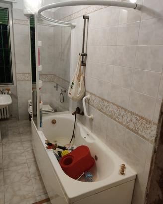 Vasca da bagno idromassaggio Ariston