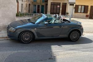 Audi tt cabrio mk1