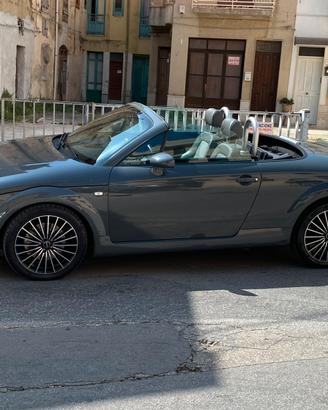 Audi tt cabrio mk1