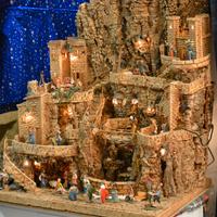 Presepe artigianale con cascata ed illuminato