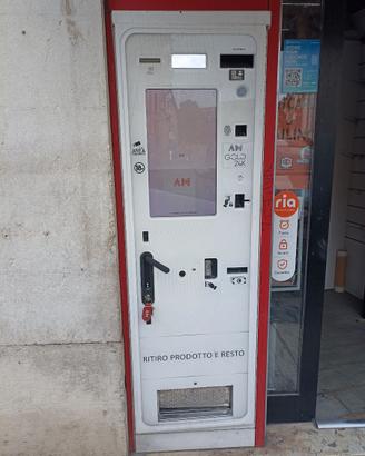 DISTRIBUTORE SIGARETTE