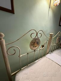 Testate letti singoli in ferro battuto