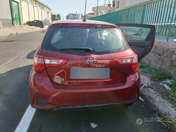 Toyota Yaris sinistrata 