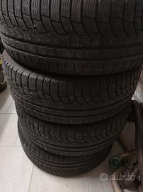 4 gomme invernali Nokian 205 55 16 