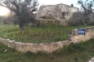 Tricase - Terreno con fabbricati e pajara