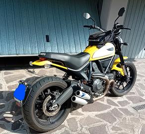 Ducati scrambler 