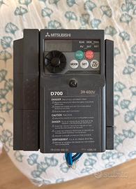 É un inverter di frequenza compatto Mitsubishi