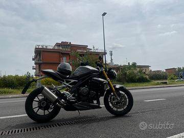 Thriump Speed Triple 1200 RS (2022)