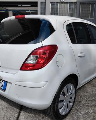 Opel Corsa 1.2 gpl garanzia
