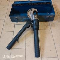 Pinzatrice idraulica