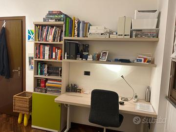 Scrivania+libreria+ mensole