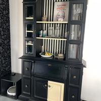 Mobili antichi: credenza guardaroba cassettiera