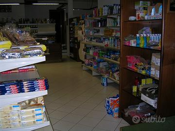 Locale commerciale uso negozio/minimarket