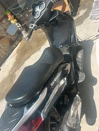 Vendi beverly 250 cilindrato