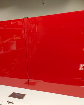Armadietto a muro rosso lucido