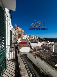 Pisticci. Centro storico. Casa con vista top