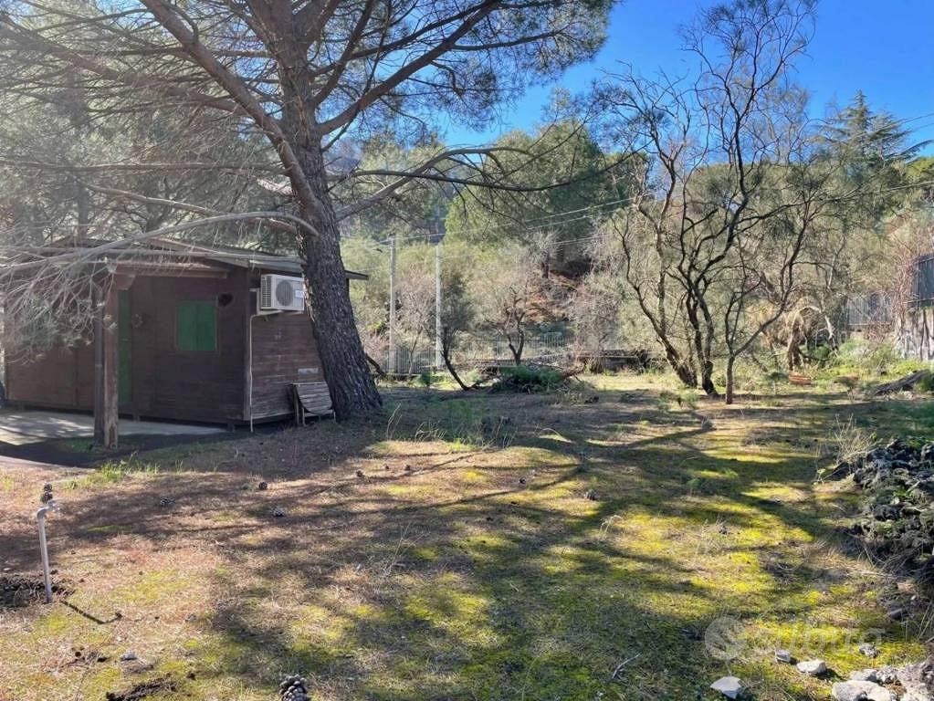 Immobile in asta di 1357 m² a Nicolosi - Vista 2