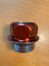 Dado ruota FERRARI f1 - FERRARI wheel nut f1