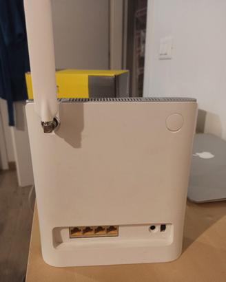 Router FWA Wi-Fi 4G LTE ZTE MF286R 