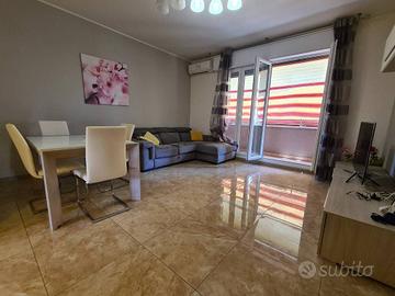 Appartamento in via Alex Visconti, 8, Milano