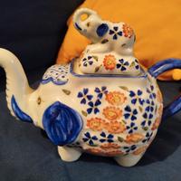 teiera a forma di elefante